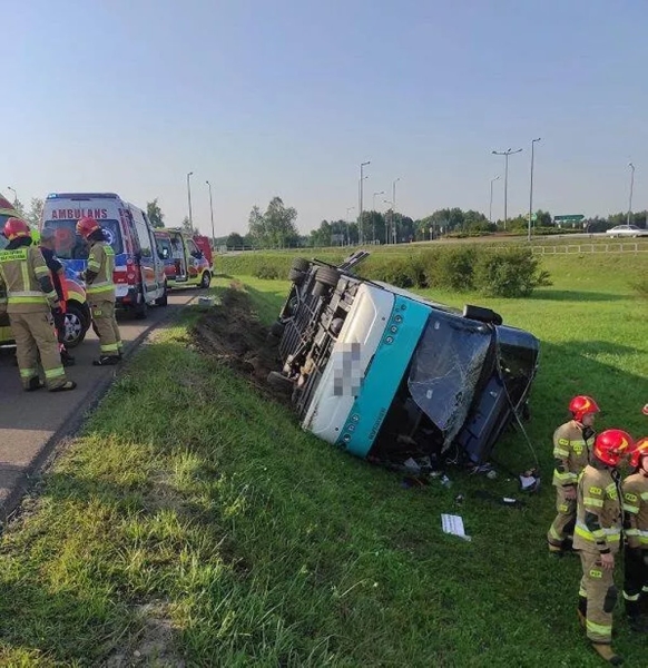 Стала известна причина ДТП перевернувшегося в Тересполе автобуса с белорусами Стала известна причина ДТП перевернувшегося в Тересполе автобуса с белорусами