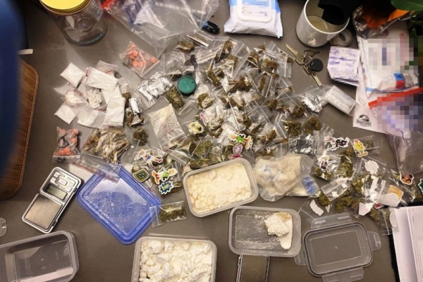 В Варшаве задержали белорусов в квартире, полной наркотиков