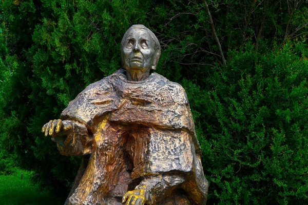 Назад в будущее: пять важных и странных пророчеств Ванги на 2024 год Назад в будущее: пять важных и странных пророчеств Ванги на 2024 год