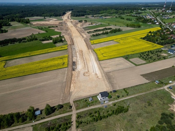 Поляки показали строительство дороги в сторону Беларуси с квадрокоптера Поляки показали строительство дороги в сторону Беларуси с квадрокоптера