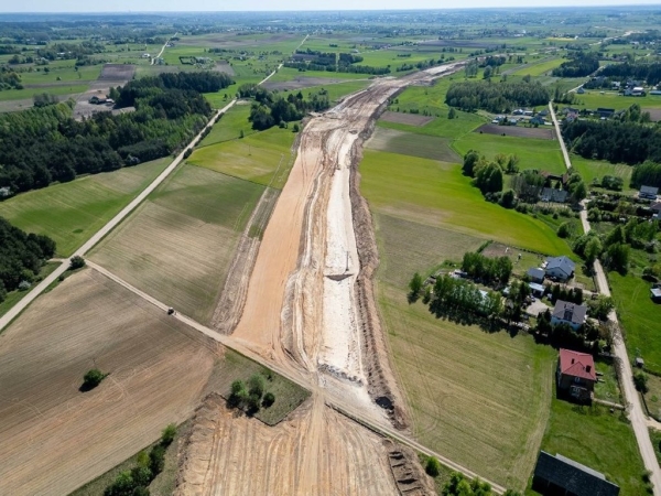 Поляки показали строительство дороги в сторону Беларуси с квадрокоптера Поляки показали строительство дороги в сторону Беларуси с квадрокоптера