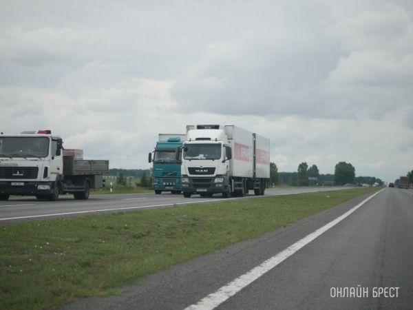 Новый закон в Литве затрагивает некоторых работающих там дальнобойщиков-белорусов Новый закон в Литве затрагивает некоторых работающих там дальнобойщиков-белорусов