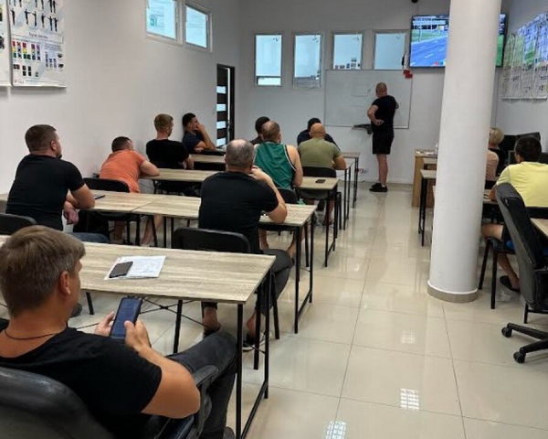 Пинчанин открыл школу для дальнобойщиков в Польше. Выгодно?